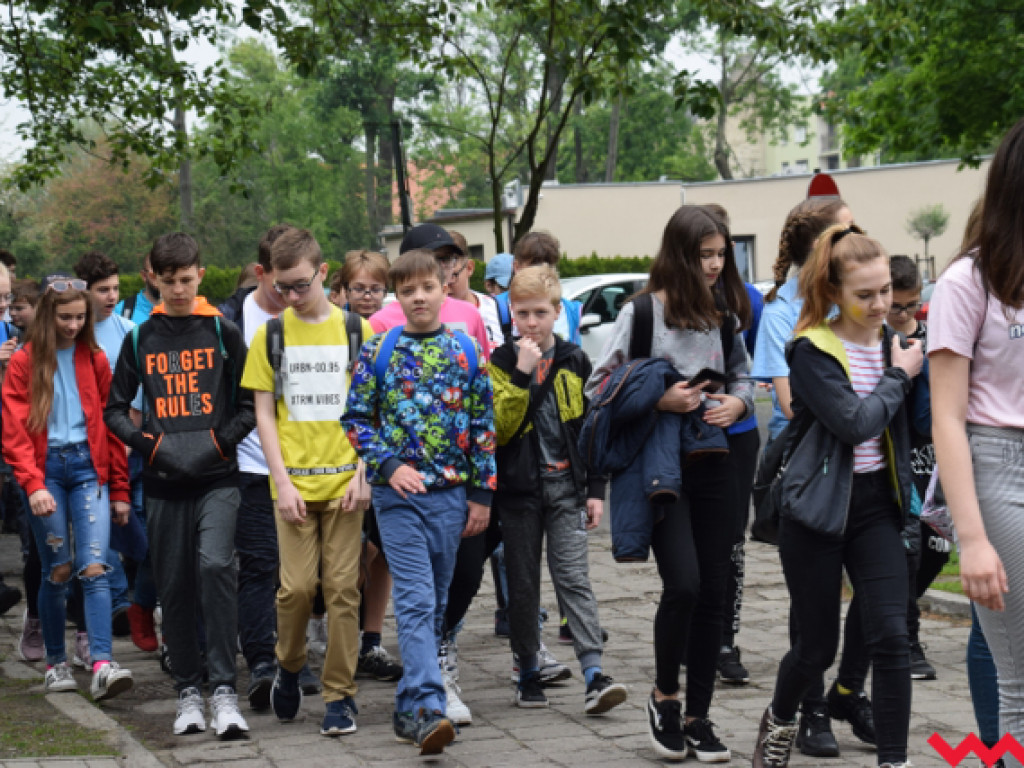 Ulice pełne dzieci w rocznicę Strajku Dzieci Wrzesińskich