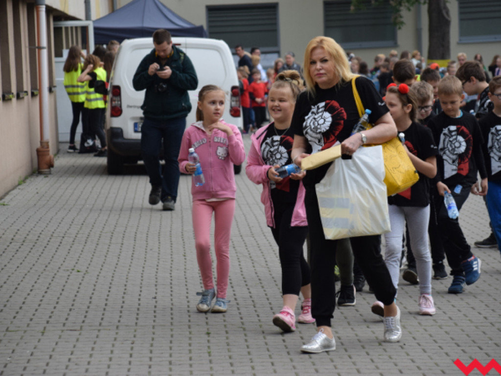 Ulice pełne dzieci w rocznicę Strajku Dzieci Wrzesińskich