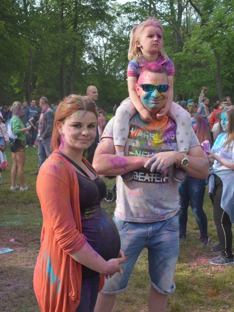 Więc chodź, pomaluj Wrześnię, na żółto i na niebiesko... a także na 10 innych barw. Druga edycja Kolor Festu za nami