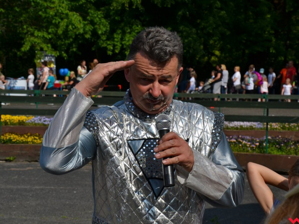 Długie czekanie na krótkie skakanie, czyli rodzinny Dzień Dziecka we Wrześni