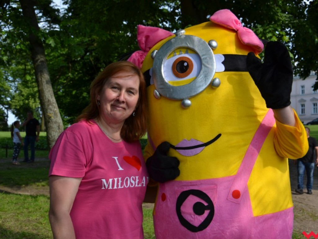 Wspaniały Dzień Dziecka w Miłosławiu. Burmistrz wcielił się w bałwana Olafa, a przewodniczący rady w Minionka