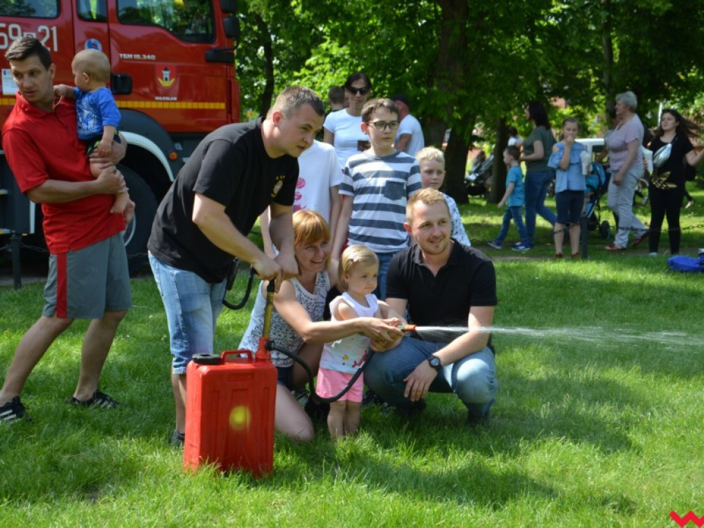 Wspaniały Dzień Dziecka w Miłosławiu. Burmistrz wcielił się w bałwana Olafa, a przewodniczący rady w Minionka