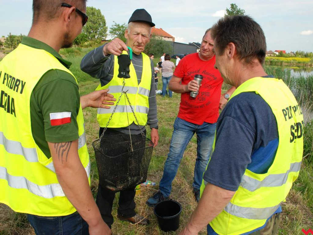 Wędkarski piknik z okazji Dnia Dziecka