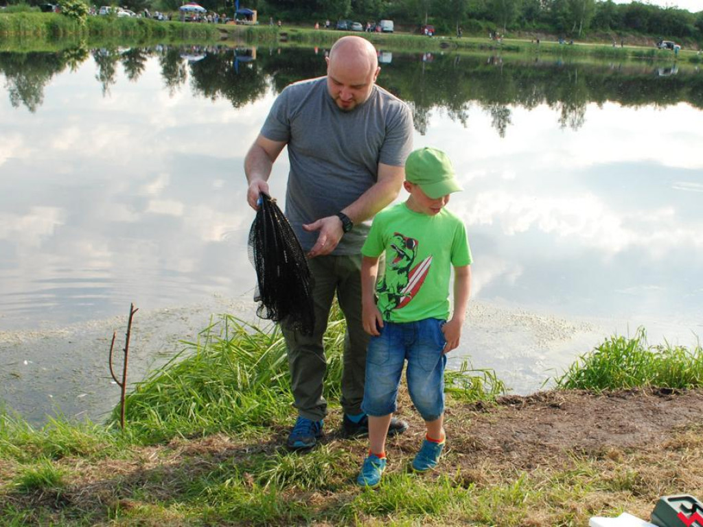 Wędkarski piknik z okazji Dnia Dziecka