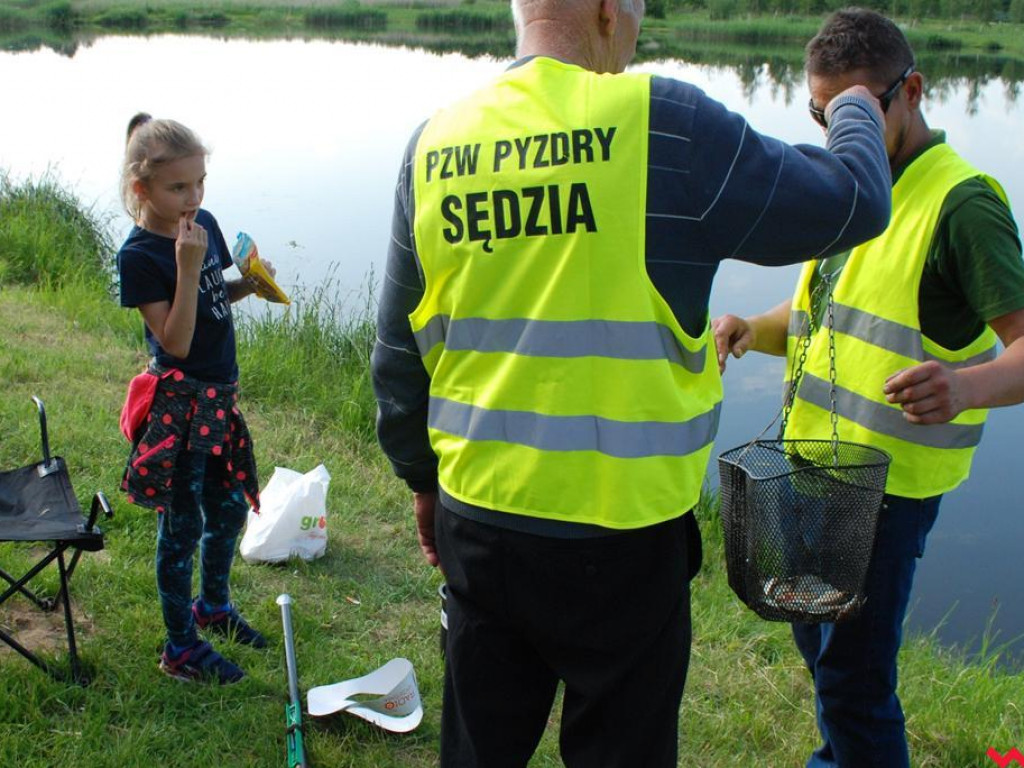 Wędkarski piknik z okazji Dnia Dziecka