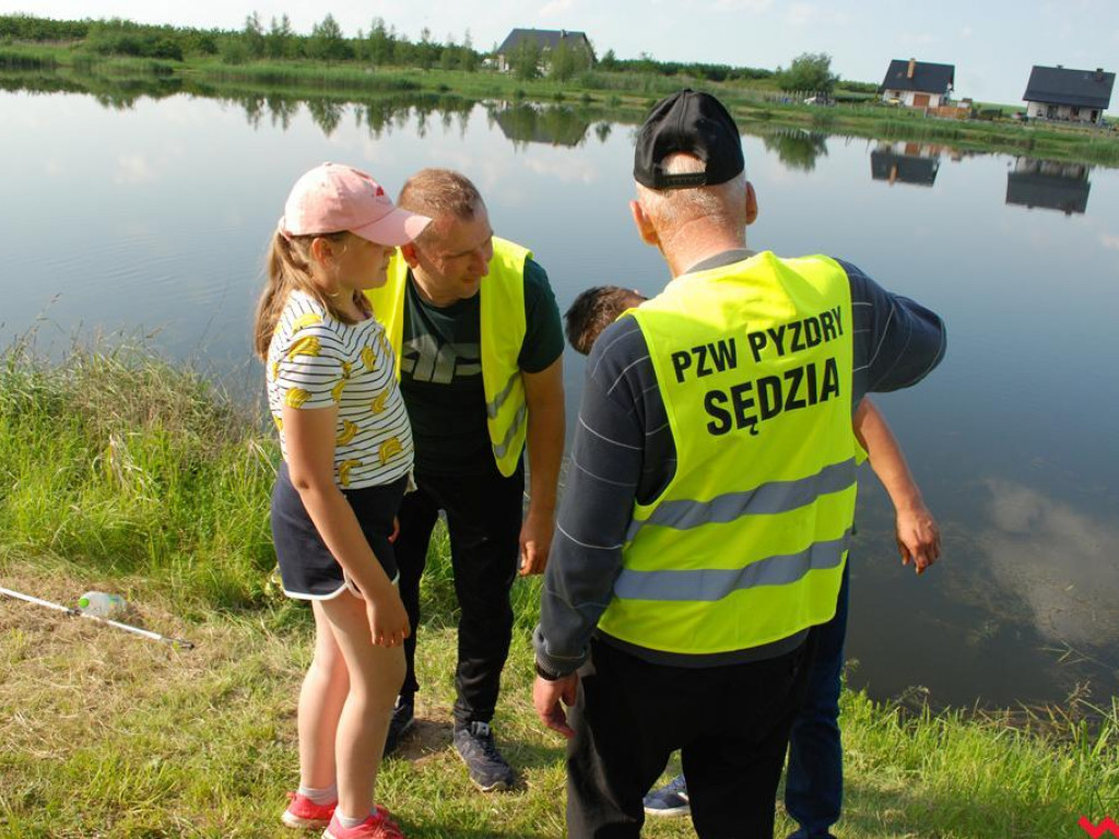 Wędkarski piknik z okazji Dnia Dziecka