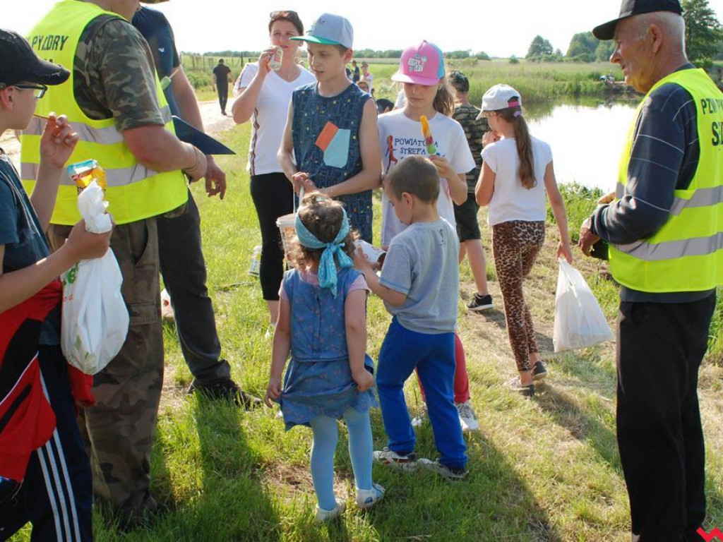 Wędkarski piknik z okazji Dnia Dziecka