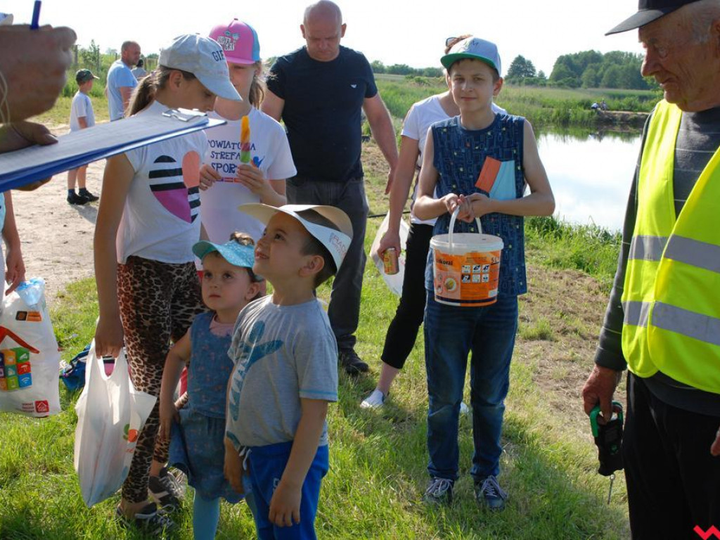 Wędkarski piknik z okazji Dnia Dziecka