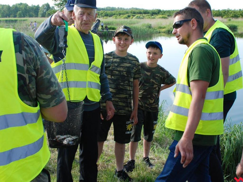 Wędkarski piknik z okazji Dnia Dziecka