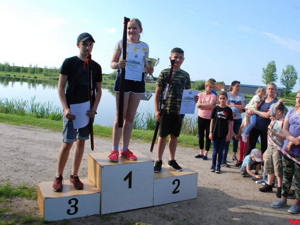 Wędkarski piknik z okazji Dnia Dziecka