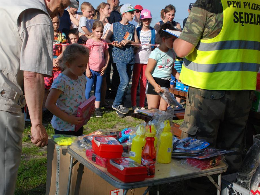 Wędkarski piknik z okazji Dnia Dziecka