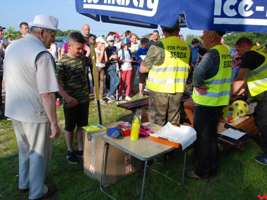Wędkarski piknik z okazji Dnia Dziecka