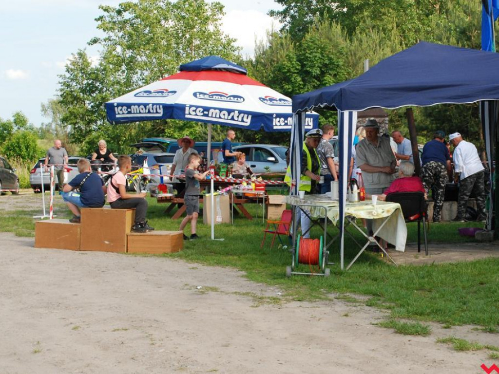 Wędkarski piknik z okazji Dnia Dziecka
