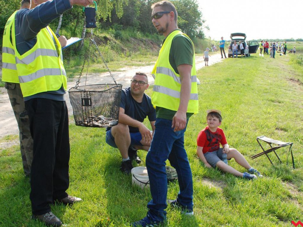 Wędkarski piknik z okazji Dnia Dziecka