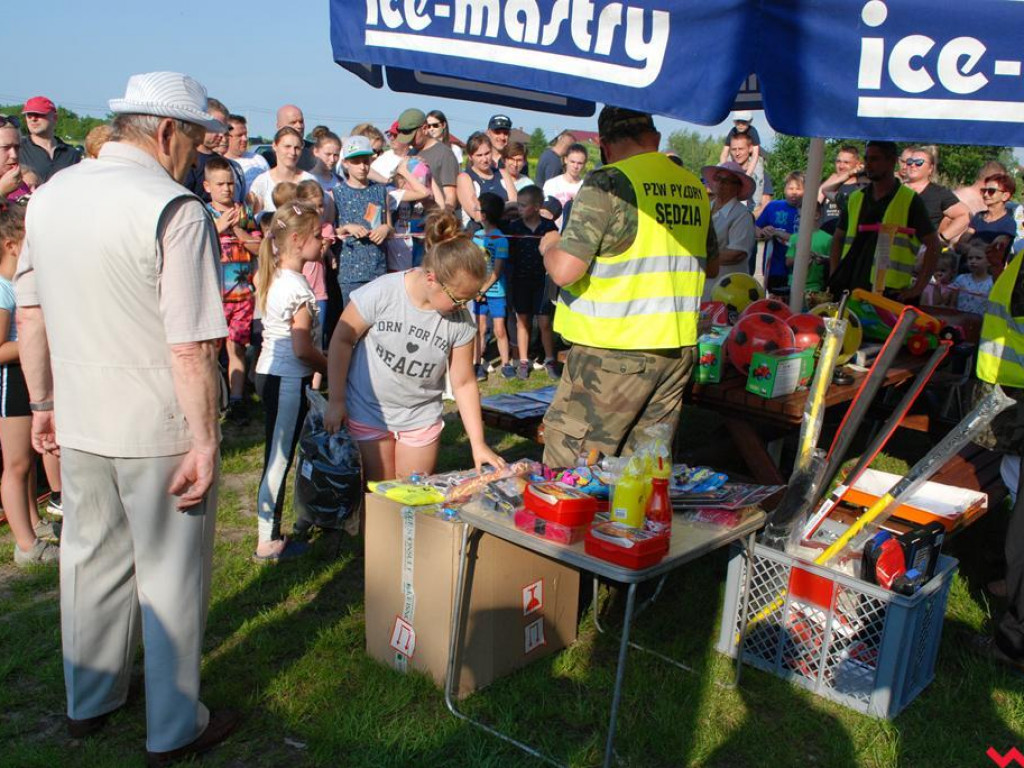 Wędkarski piknik z okazji Dnia Dziecka