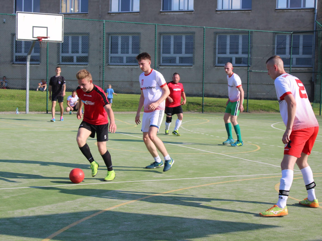 Rywalizują o puchar przewodniczącego rady miejskiej. Przed nimi mecze finałowe