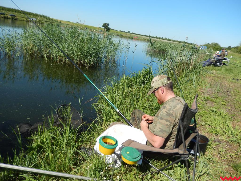 Zawody wędkarskie o puchar prezesa banku
