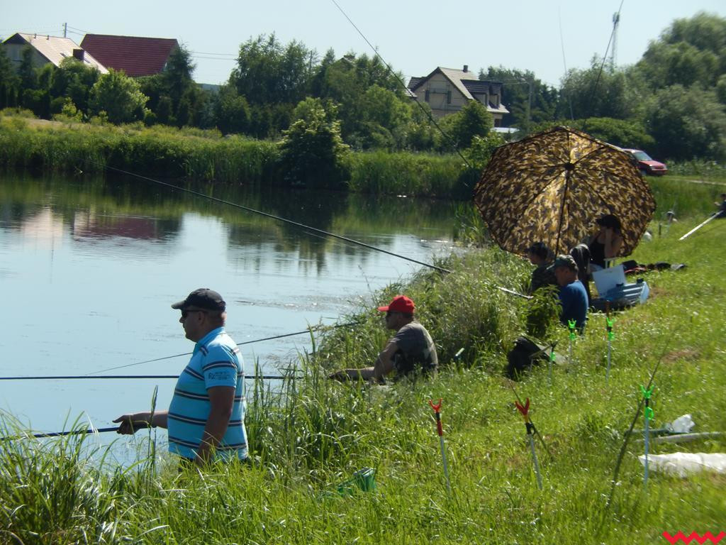 Zawody wędkarskie o puchar prezesa banku