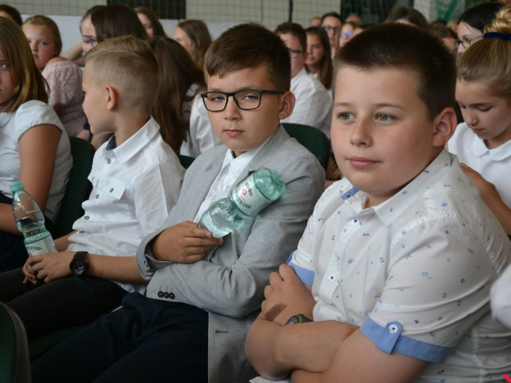 Pierwsi wśród równych. Najlepsi wrzesińscy uczniowie nagrodzeni przez burmistrza