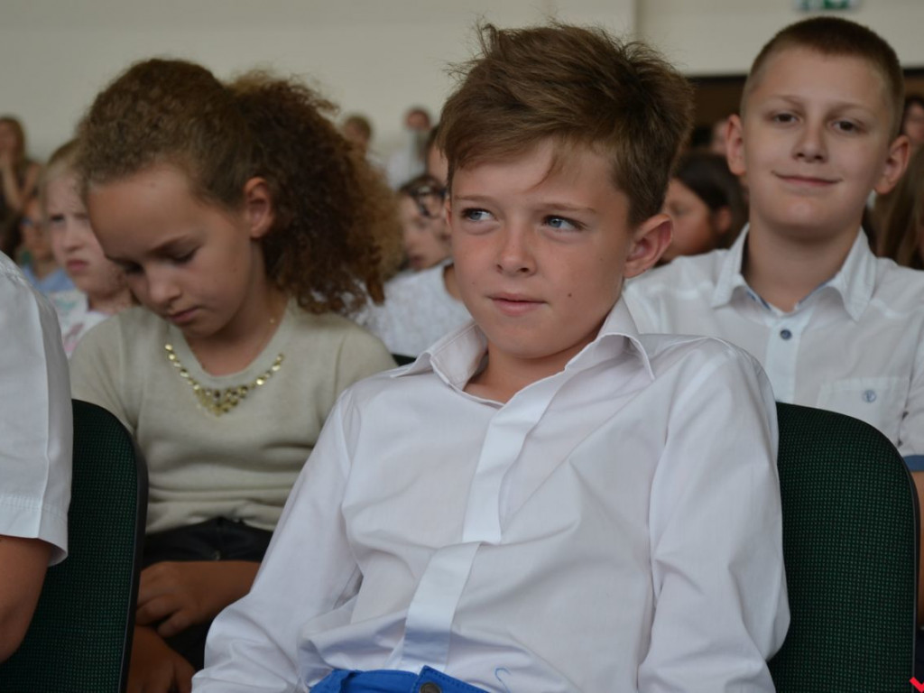 Pierwsi wśród równych. Najlepsi wrzesińscy uczniowie nagrodzeni przez burmistrza