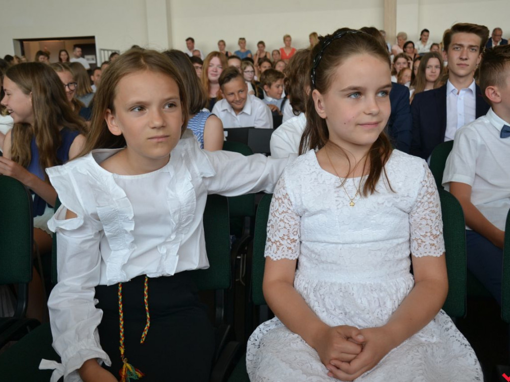 Pierwsi wśród równych. Najlepsi wrzesińscy uczniowie nagrodzeni przez burmistrza
