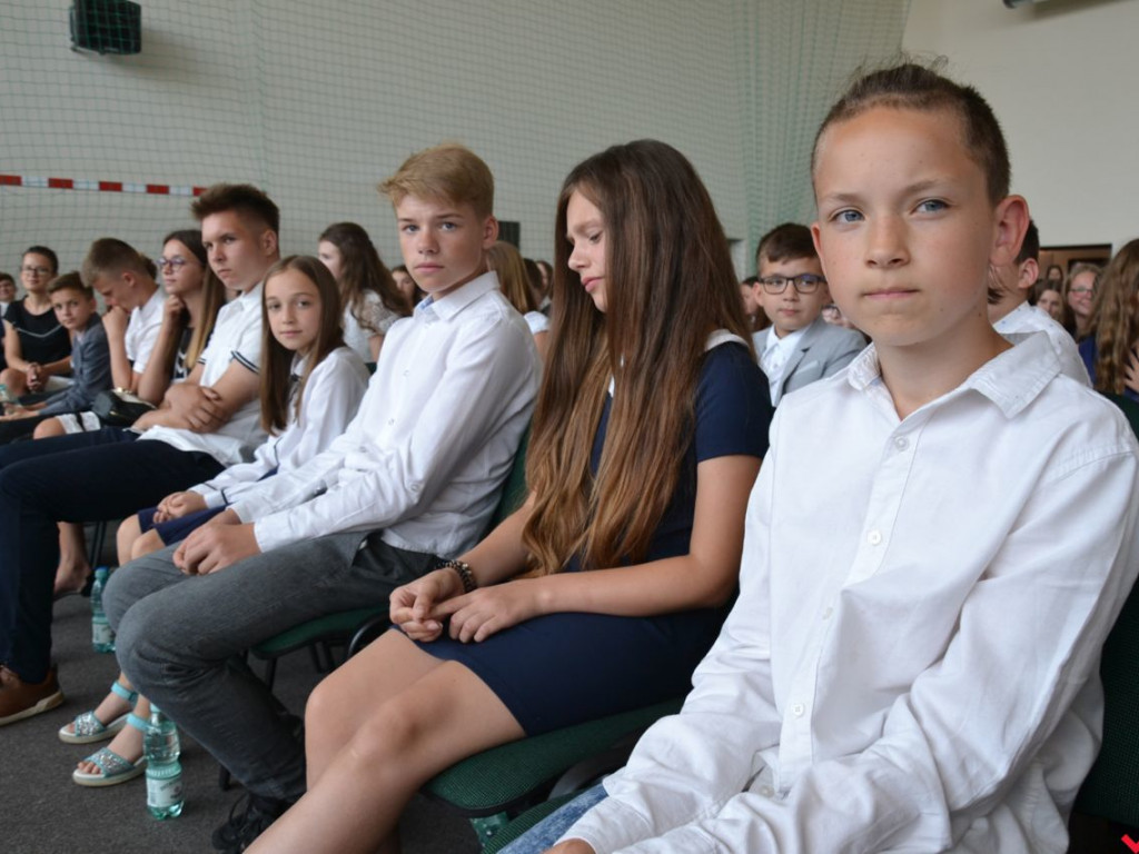 Pierwsi wśród równych. Najlepsi wrzesińscy uczniowie nagrodzeni przez burmistrza