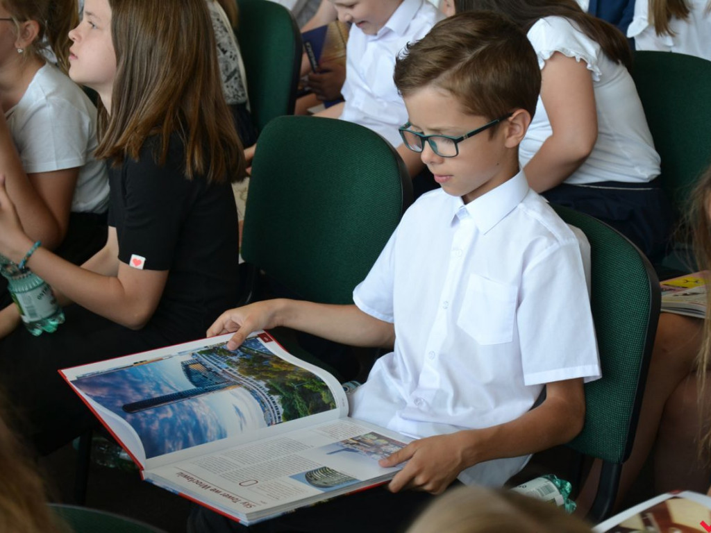 Pierwsi wśród równych. Najlepsi wrzesińscy uczniowie nagrodzeni przez burmistrza