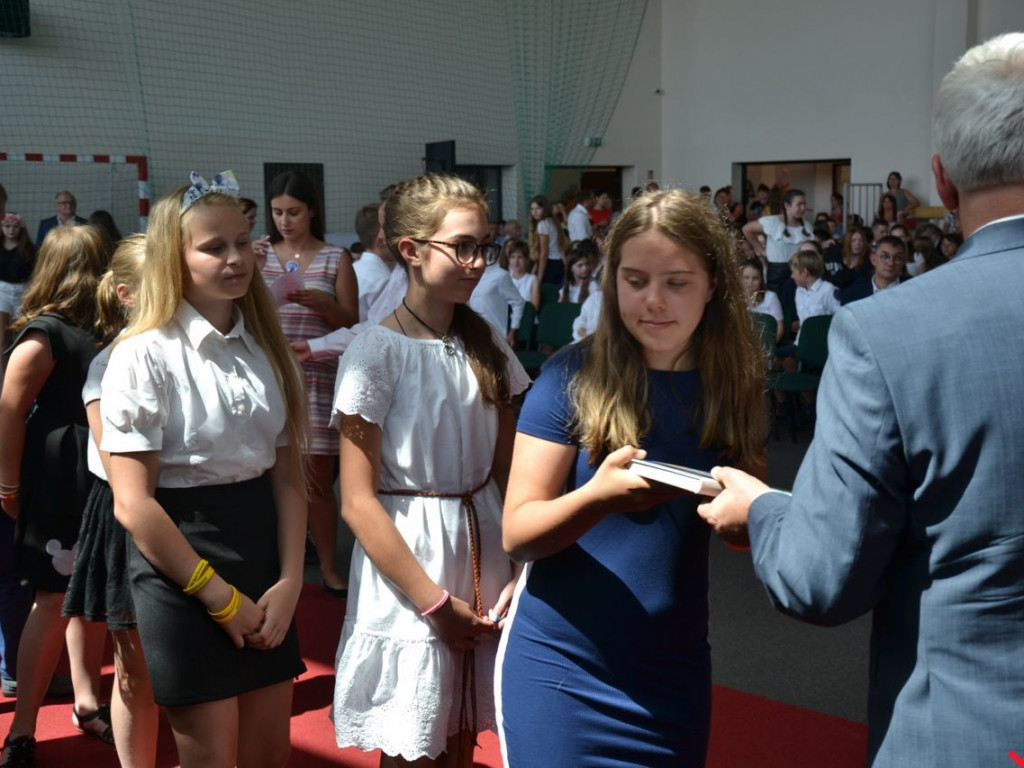 Pierwsi wśród równych. Najlepsi wrzesińscy uczniowie nagrodzeni przez burmistrza