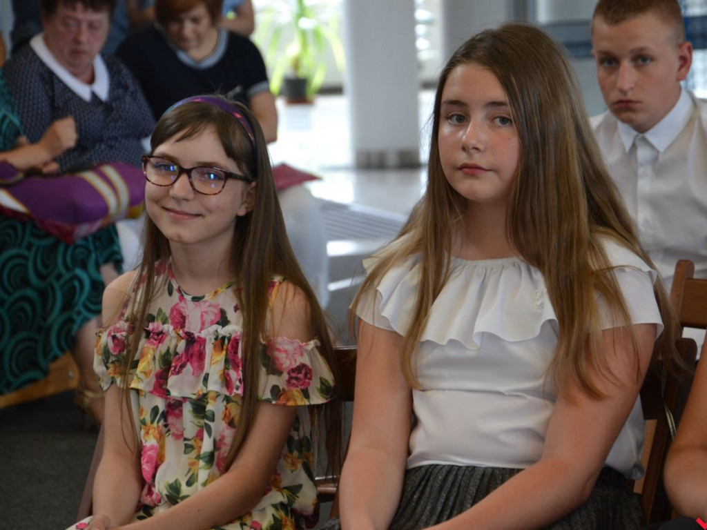 Burmistrz Miłosławia wręczył stypendia najzdolniejszym uczniom