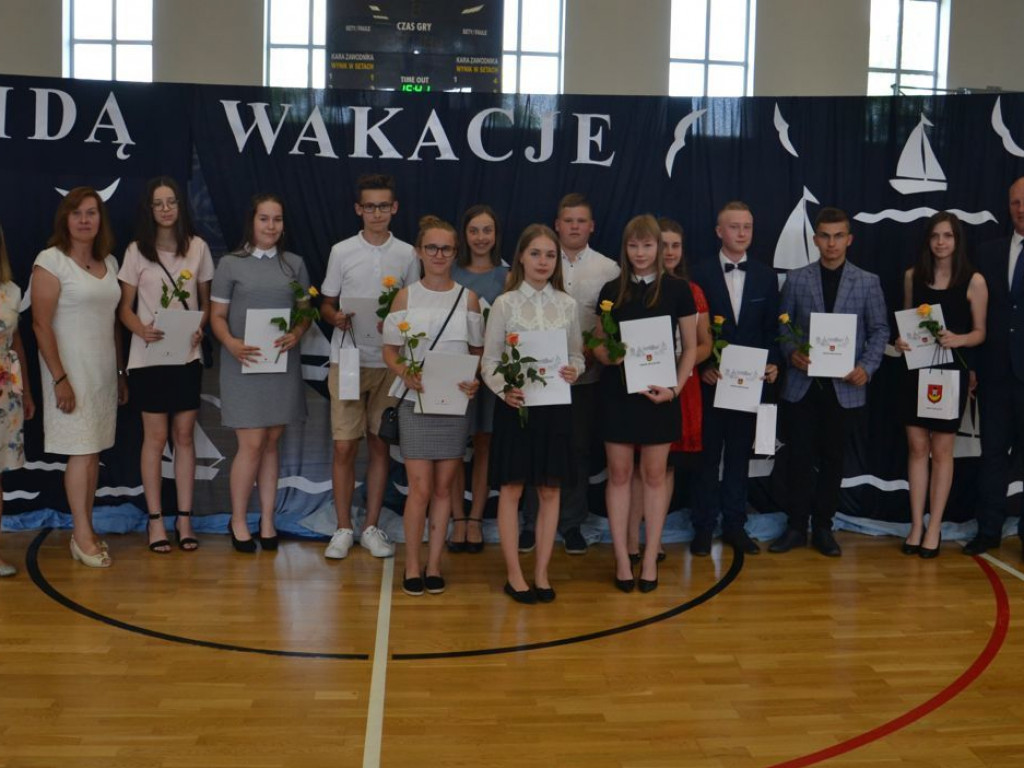 Burmistrz Miłosławia wręczył stypendia najzdolniejszym uczniom