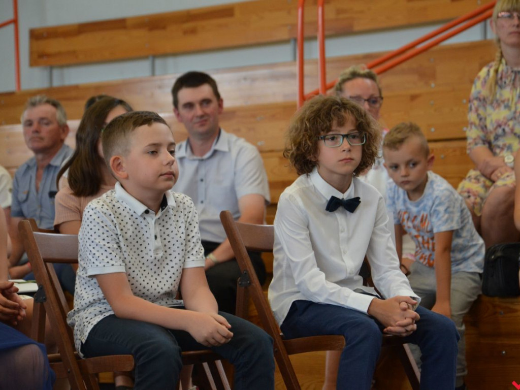 Burmistrz Miłosławia wręczył stypendia najzdolniejszym uczniom