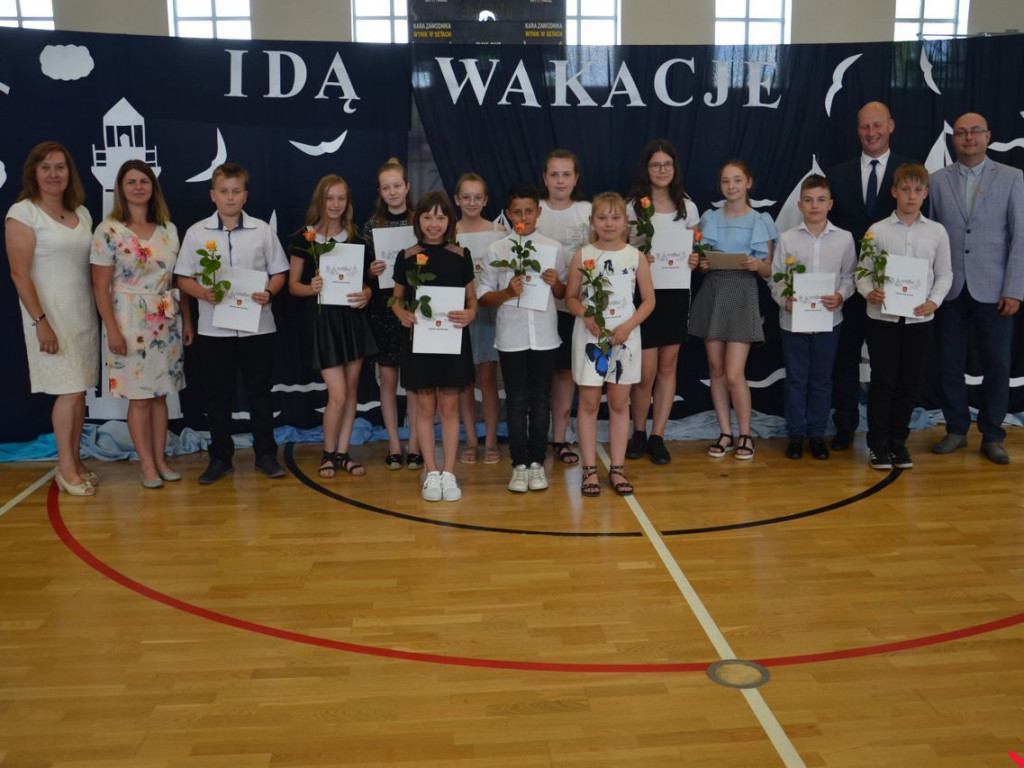 Burmistrz Miłosławia wręczył stypendia najzdolniejszym uczniom