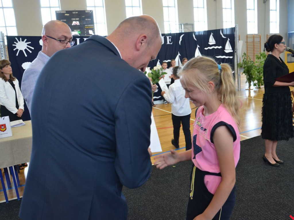 Burmistrz Miłosławia wręczył stypendia najzdolniejszym uczniom