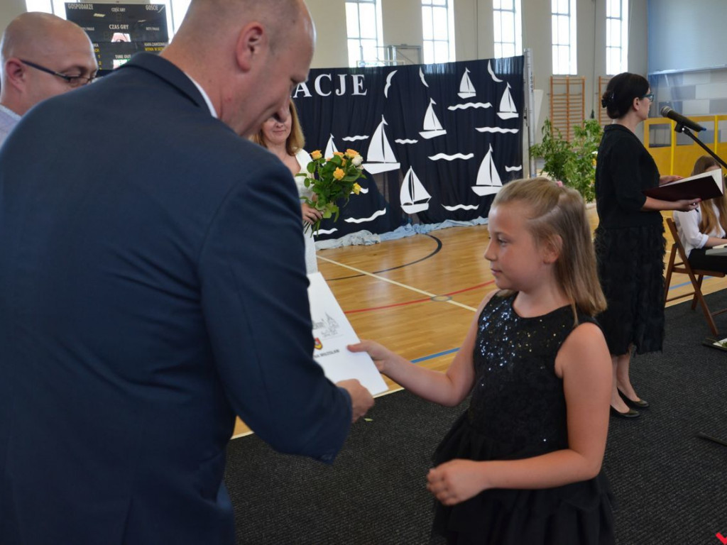 Burmistrz Miłosławia wręczył stypendia najzdolniejszym uczniom