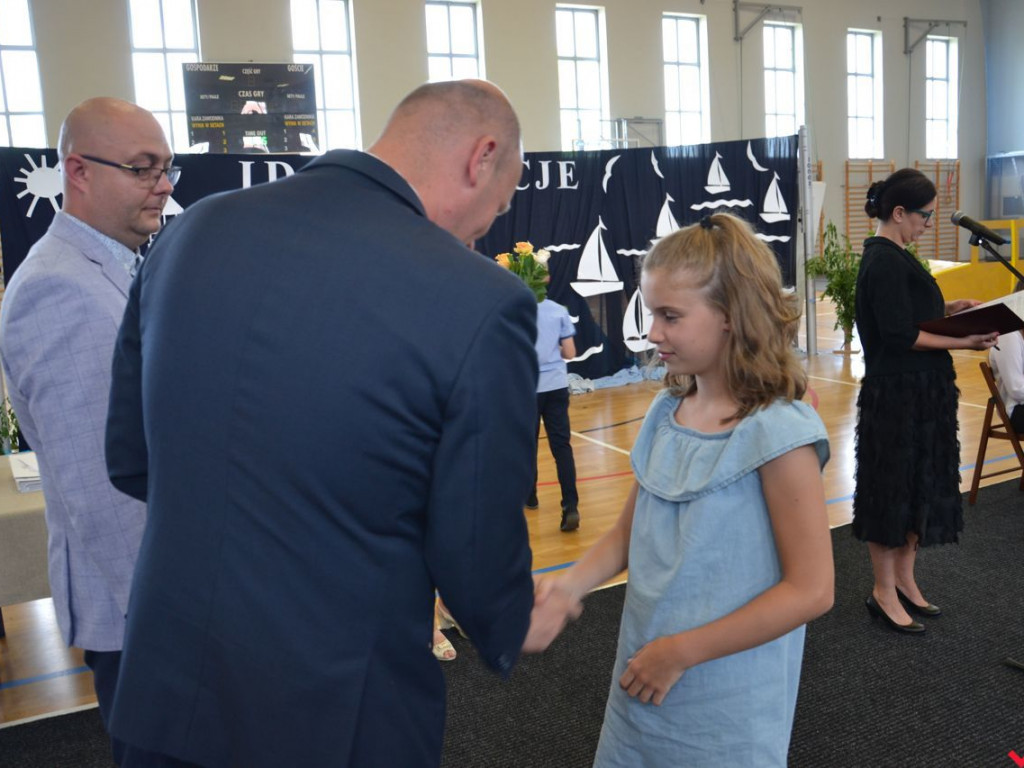 Burmistrz Miłosławia wręczył stypendia najzdolniejszym uczniom