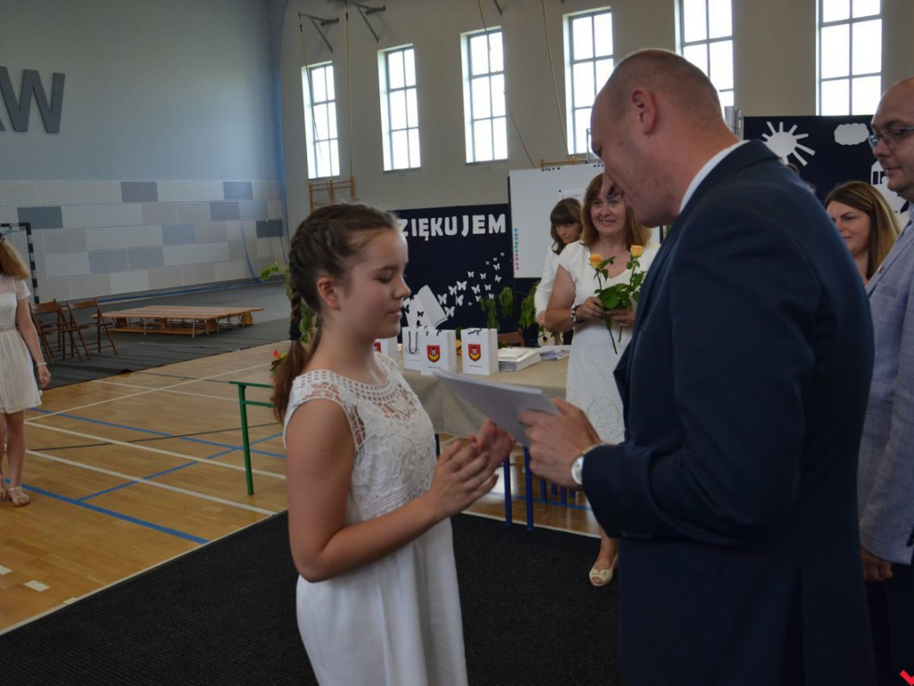 Burmistrz Miłosławia wręczył stypendia najzdolniejszym uczniom