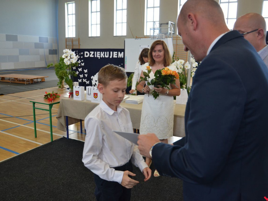 Burmistrz Miłosławia wręczył stypendia najzdolniejszym uczniom