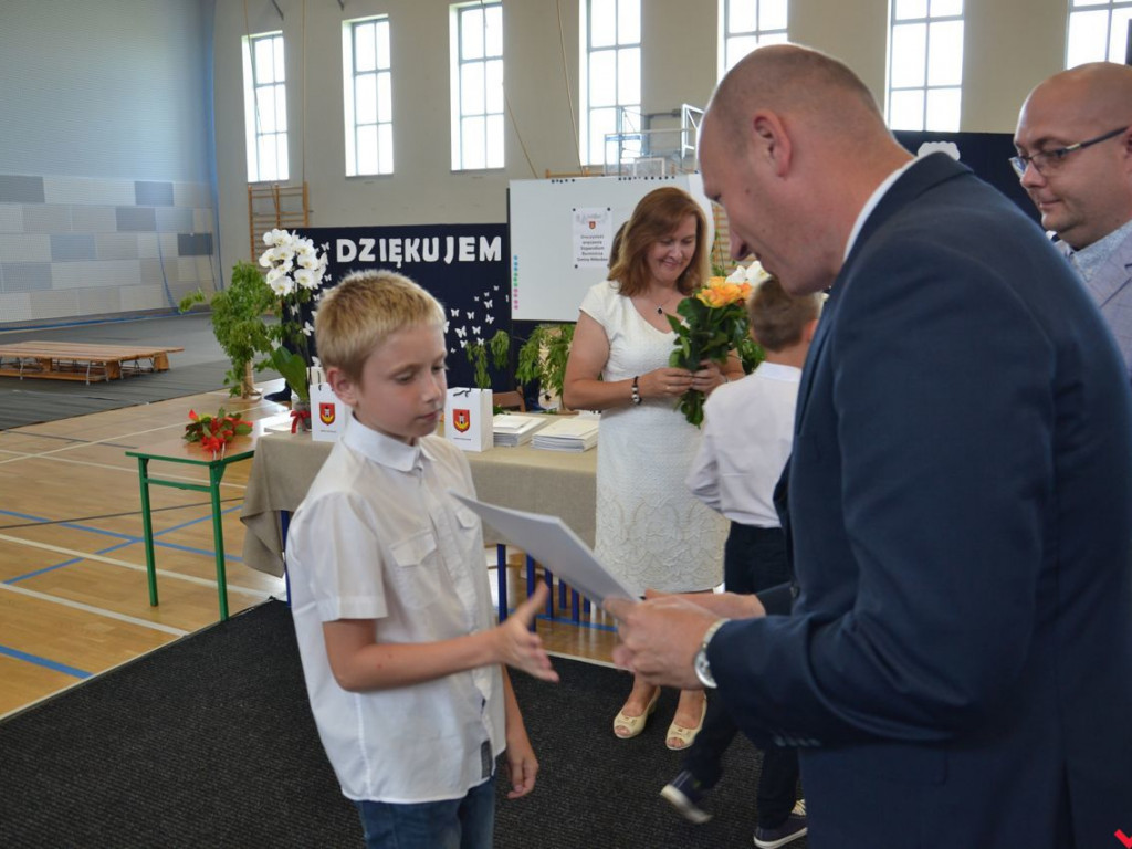 Burmistrz Miłosławia wręczył stypendia najzdolniejszym uczniom