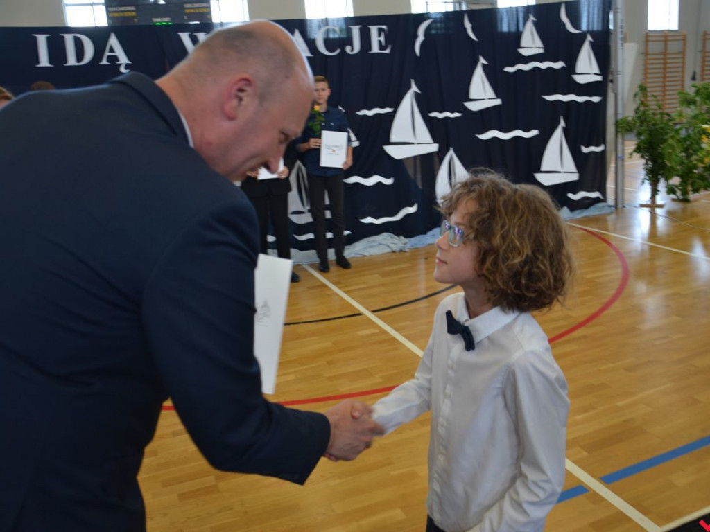 Burmistrz Miłosławia wręczył stypendia najzdolniejszym uczniom