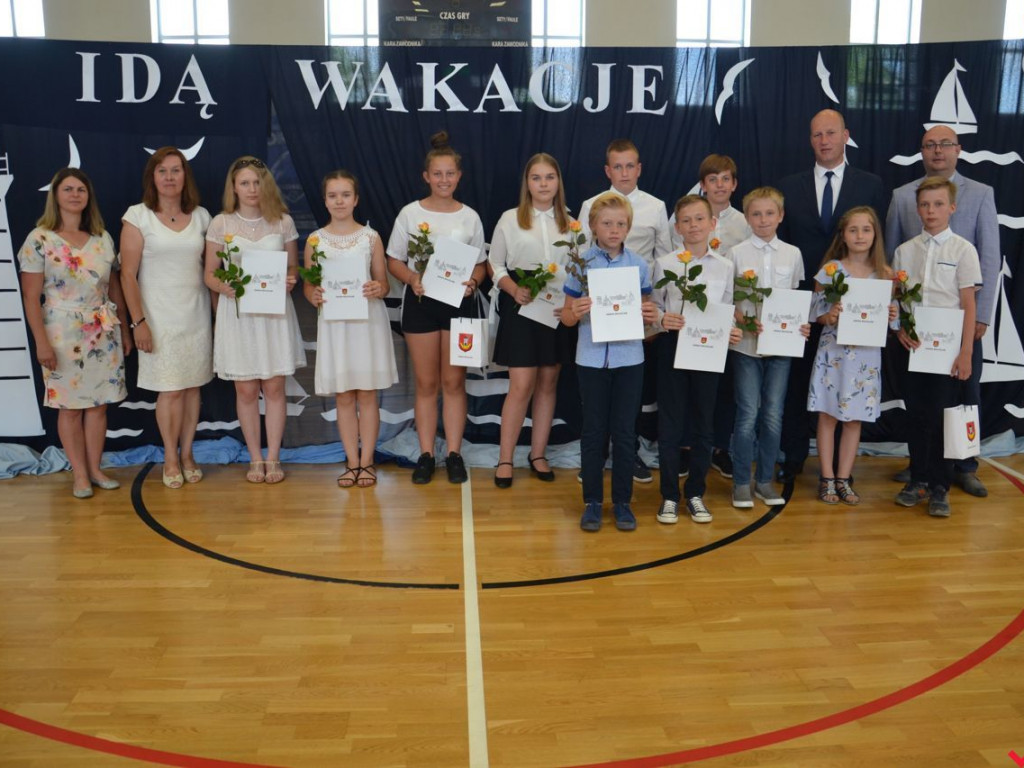 Burmistrz Miłosławia wręczył stypendia najzdolniejszym uczniom