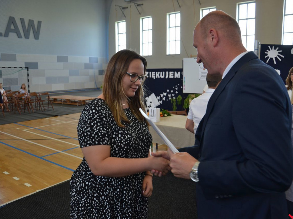 Burmistrz Miłosławia wręczył stypendia najzdolniejszym uczniom