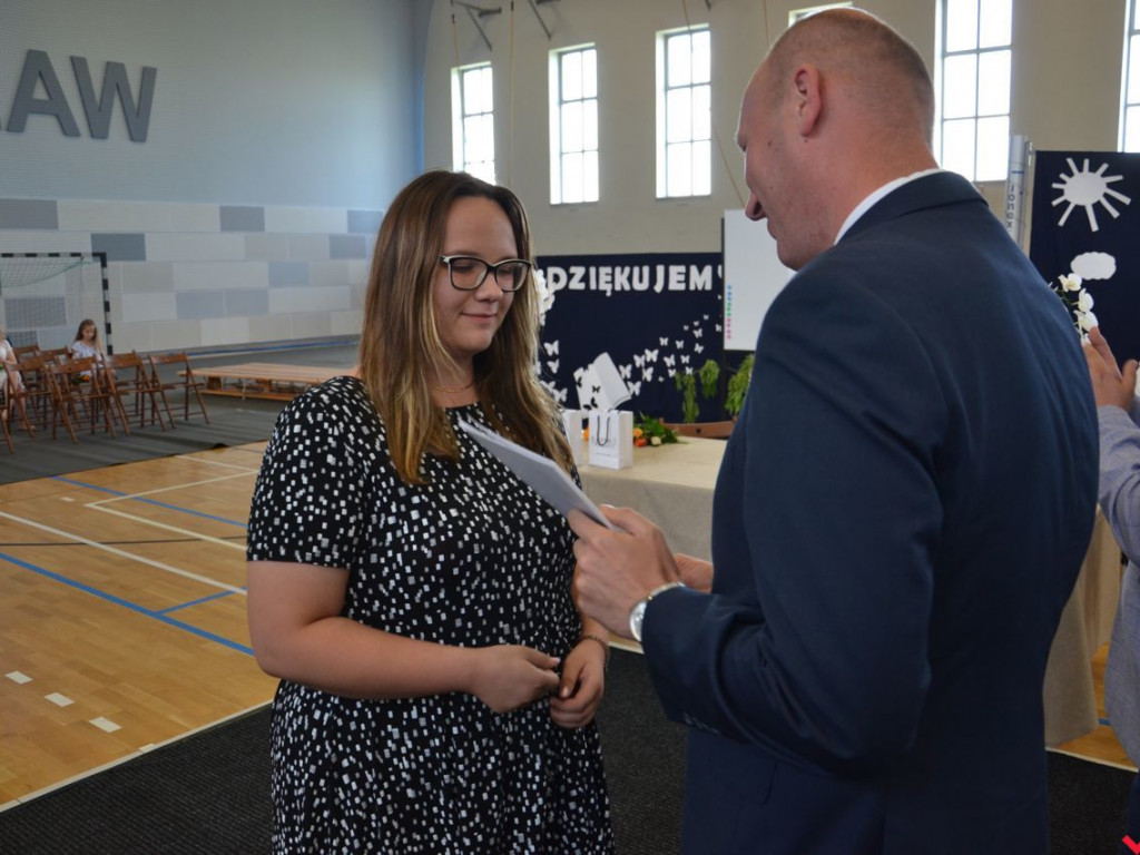 Burmistrz Miłosławia wręczył stypendia najzdolniejszym uczniom