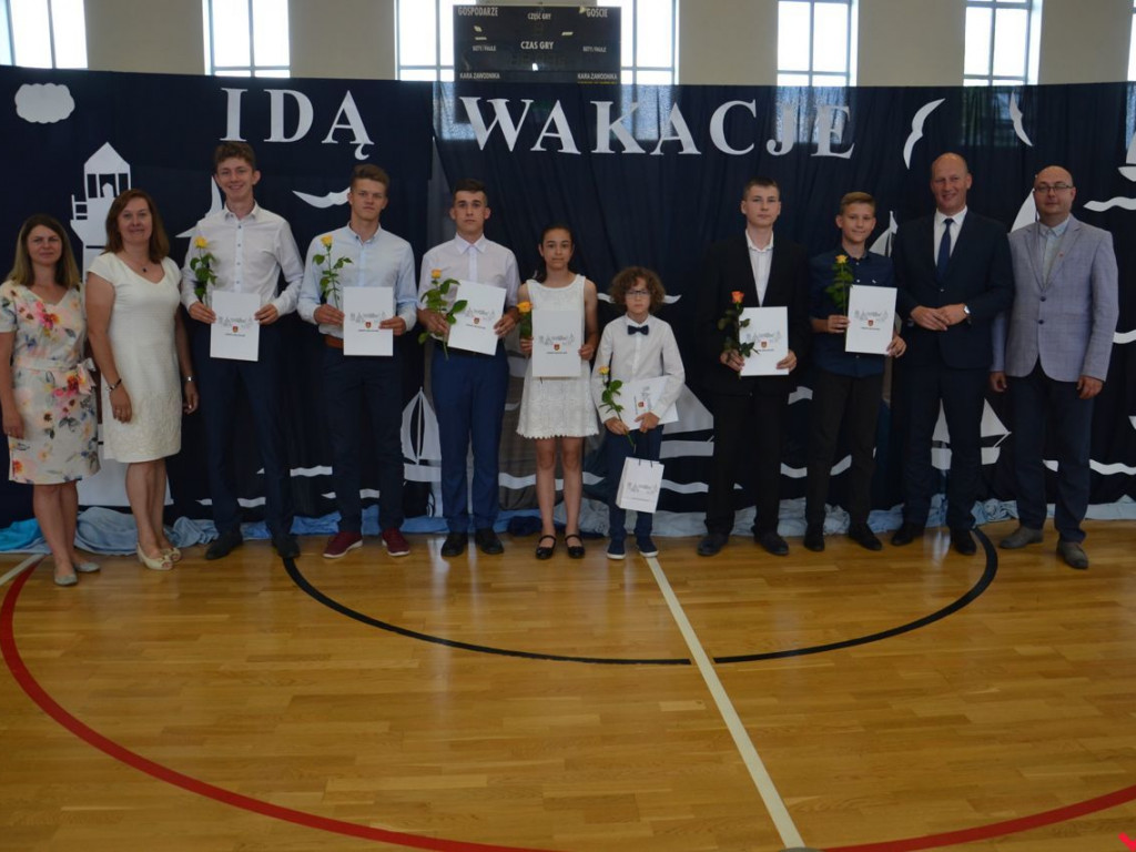 Burmistrz Miłosławia wręczył stypendia najzdolniejszym uczniom
