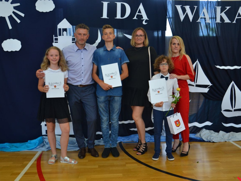 Burmistrz Miłosławia wręczył stypendia najzdolniejszym uczniom