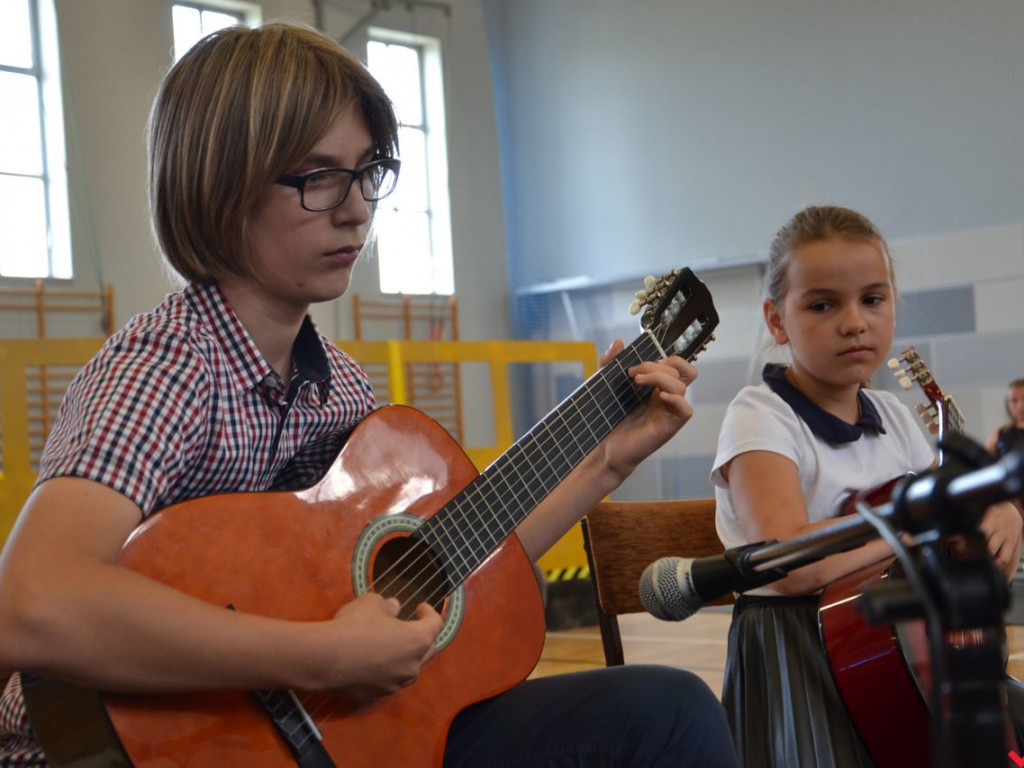 Burmistrz Miłosławia wręczył stypendia najzdolniejszym uczniom