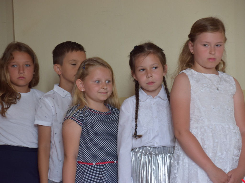 Zakończenie roku szkolnego w „jedynce”. Absolwenci ze srebrnymi tarczami