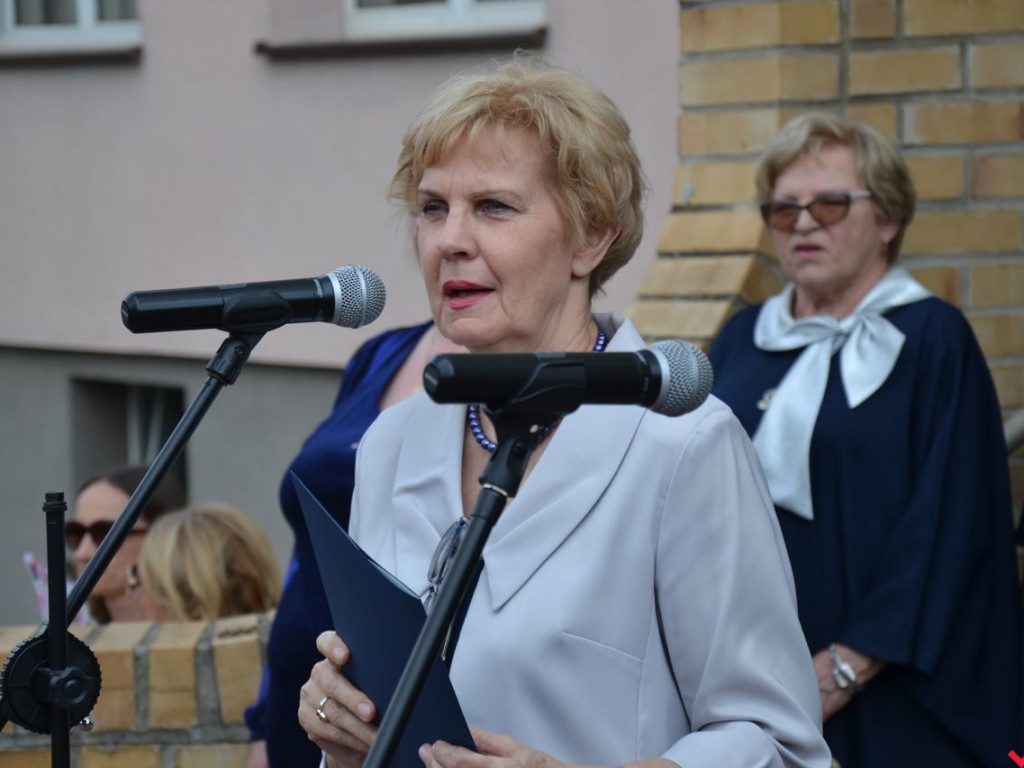 ZSTiO z nowym sztandarem na powiatowym zakończeniu roku szkolnego
