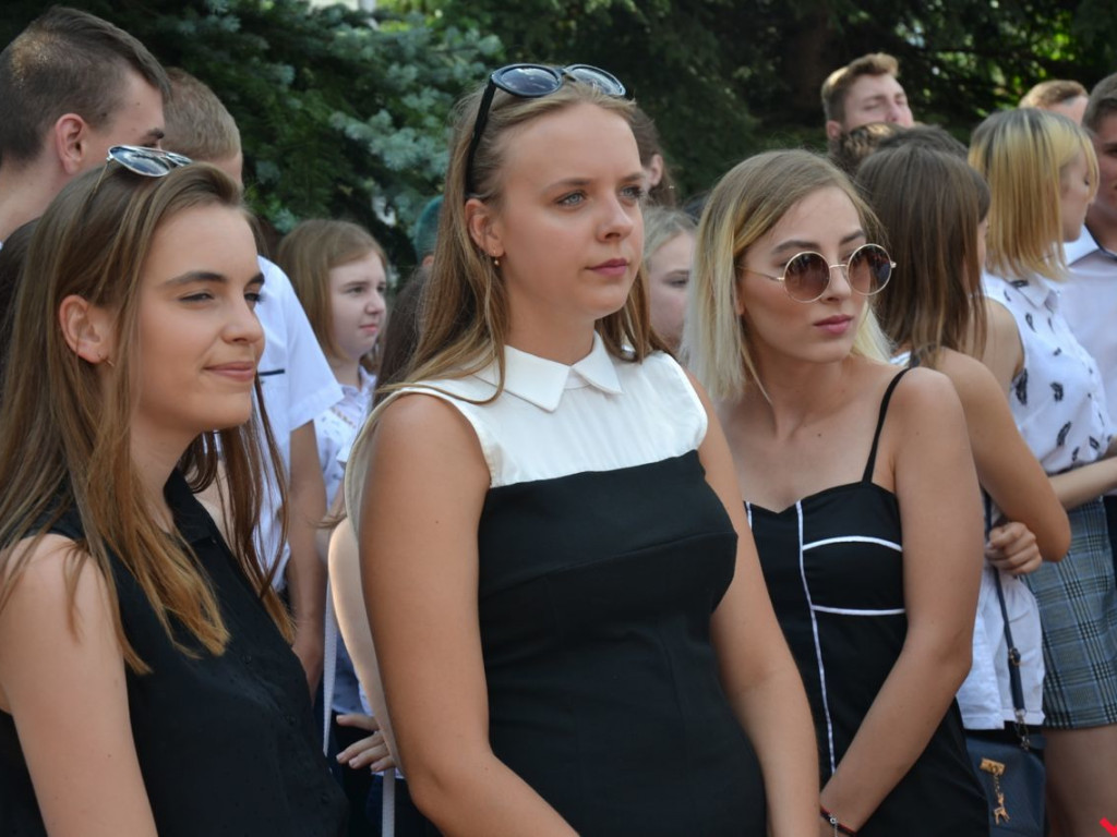 ZSTiO z nowym sztandarem na powiatowym zakończeniu roku szkolnego