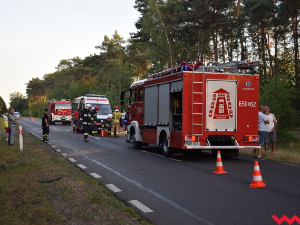 Wypadek na drodze wojewódzkiej w Tłoczyźnie. Kilka osób rannych