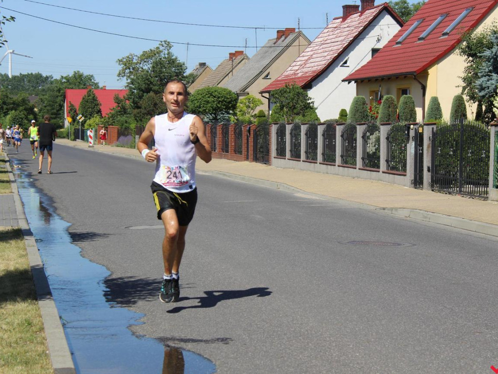 Patelnia na nekielskich drogach podczas Biegu do Lata. Po raz drugi triumfuje Ukrainiec